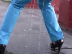 Voluble pants wetting